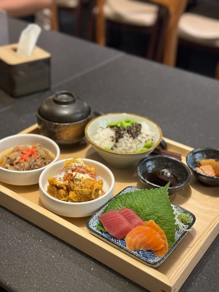 Teishoku set at JINSEI